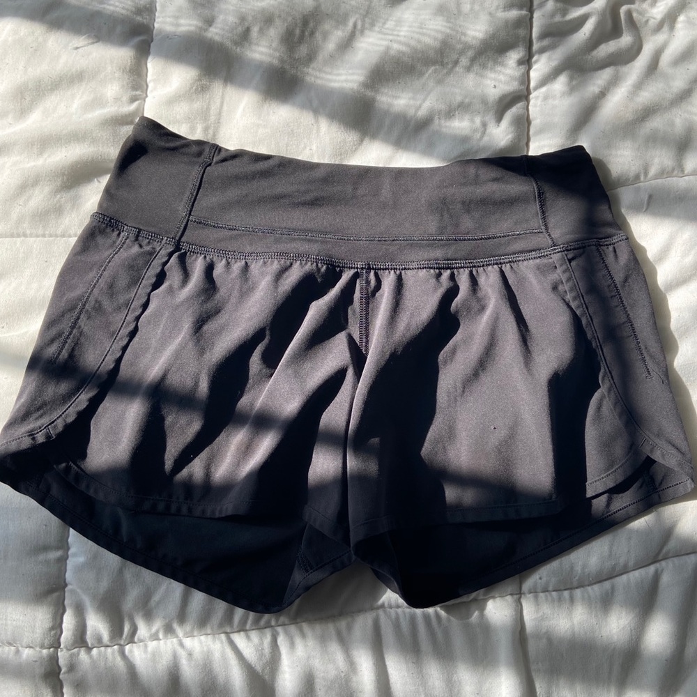 Black lululemon speed up short